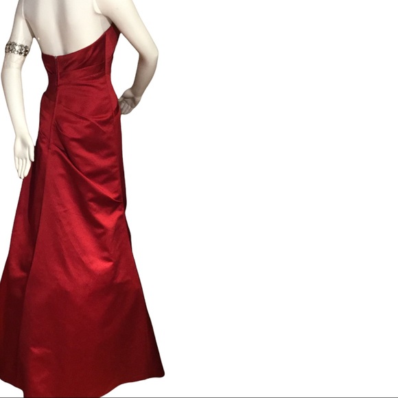 Andrew Adela Red Satin Formal Bridesmaid / Prom / Party Size 6 - Picture 2 of 9